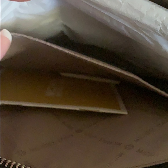 Michael Kors Teavels NWT - Picture 7 of 8